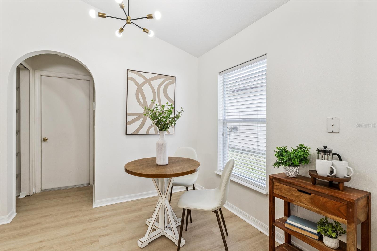 CHAPMAN LAKES - Residential