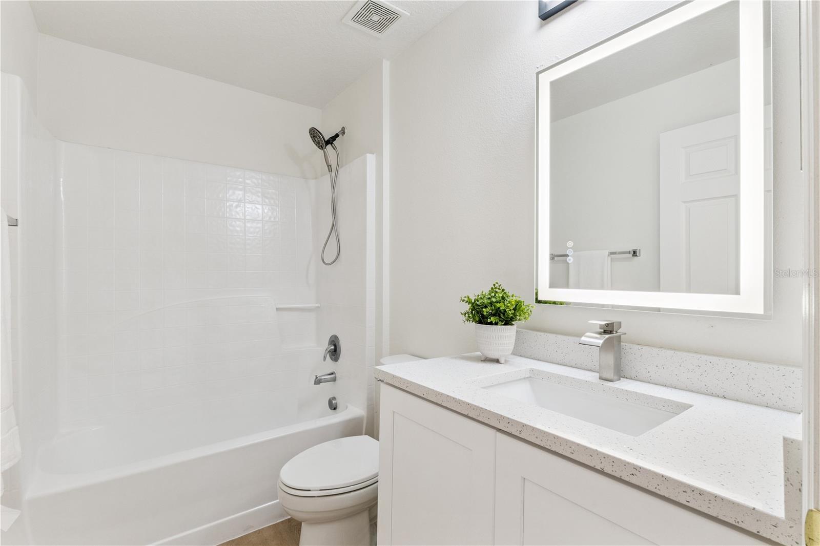 CHAPMAN LAKES - Residential