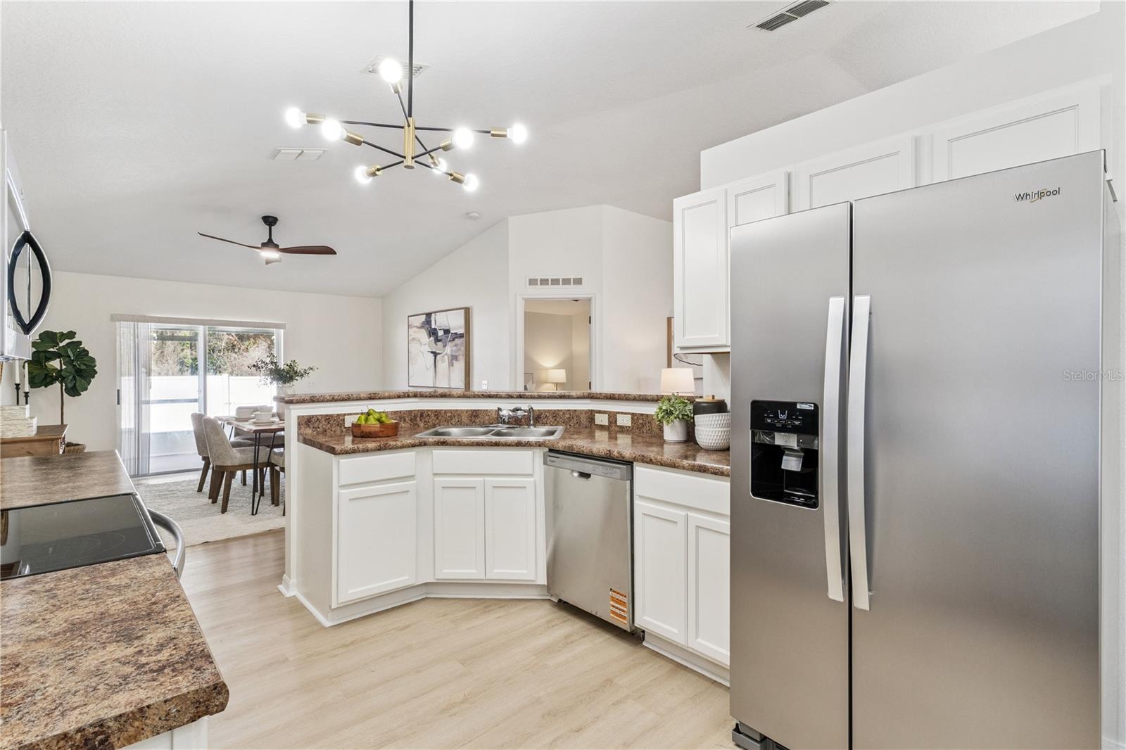 CHAPMAN LAKES - Residential