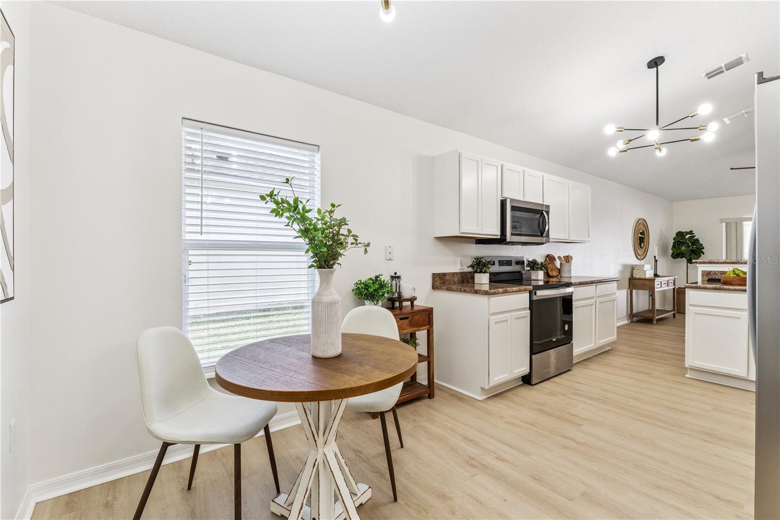 CHAPMAN LAKES - Residential