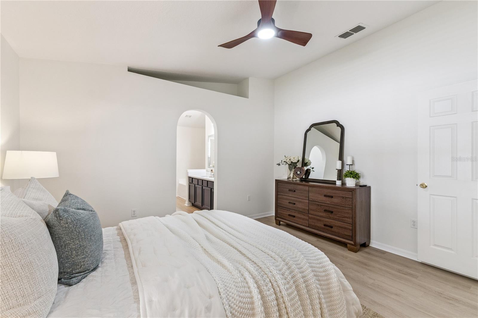 CHAPMAN LAKES - Residential