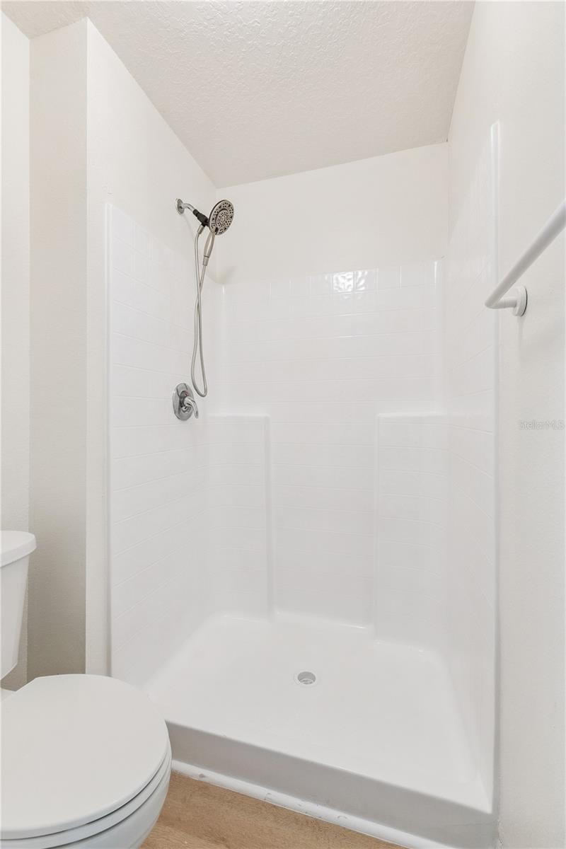 CHAPMAN LAKES - Residential