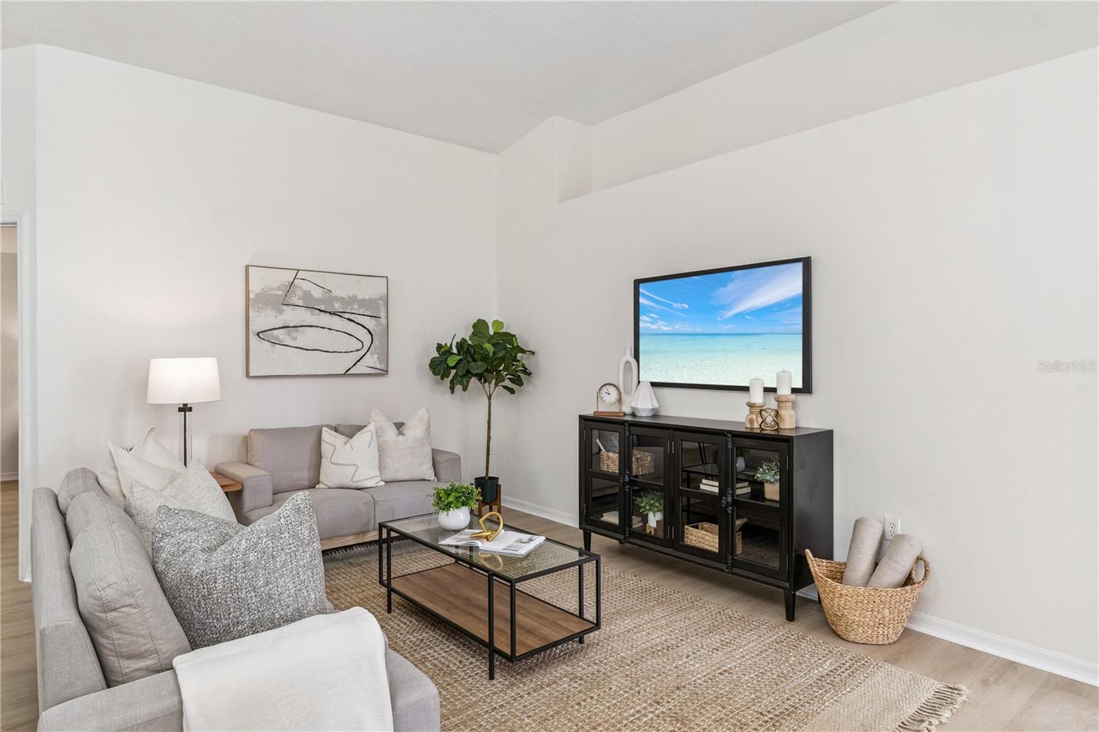 CHAPMAN LAKES - Residential