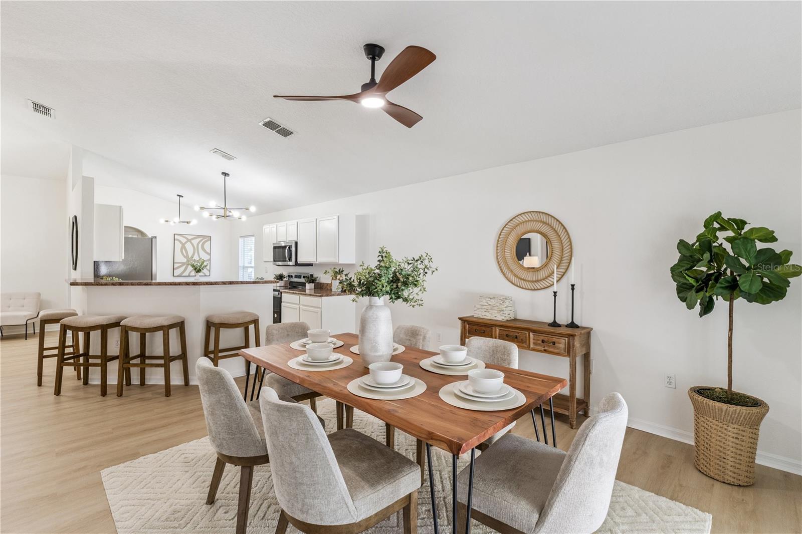 CHAPMAN LAKES - Residential