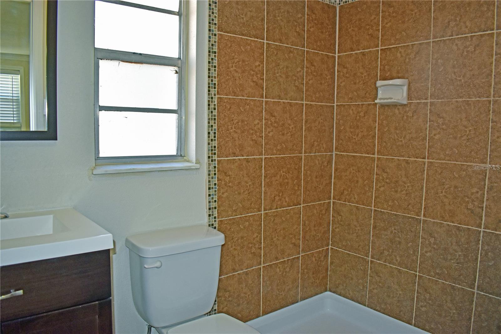 DREW PARK RE OF - Residential Lease