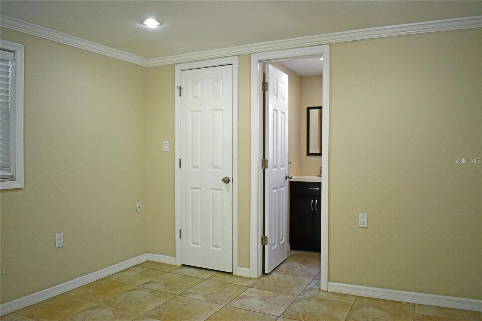 DREW PARK RE OF - Residential Lease