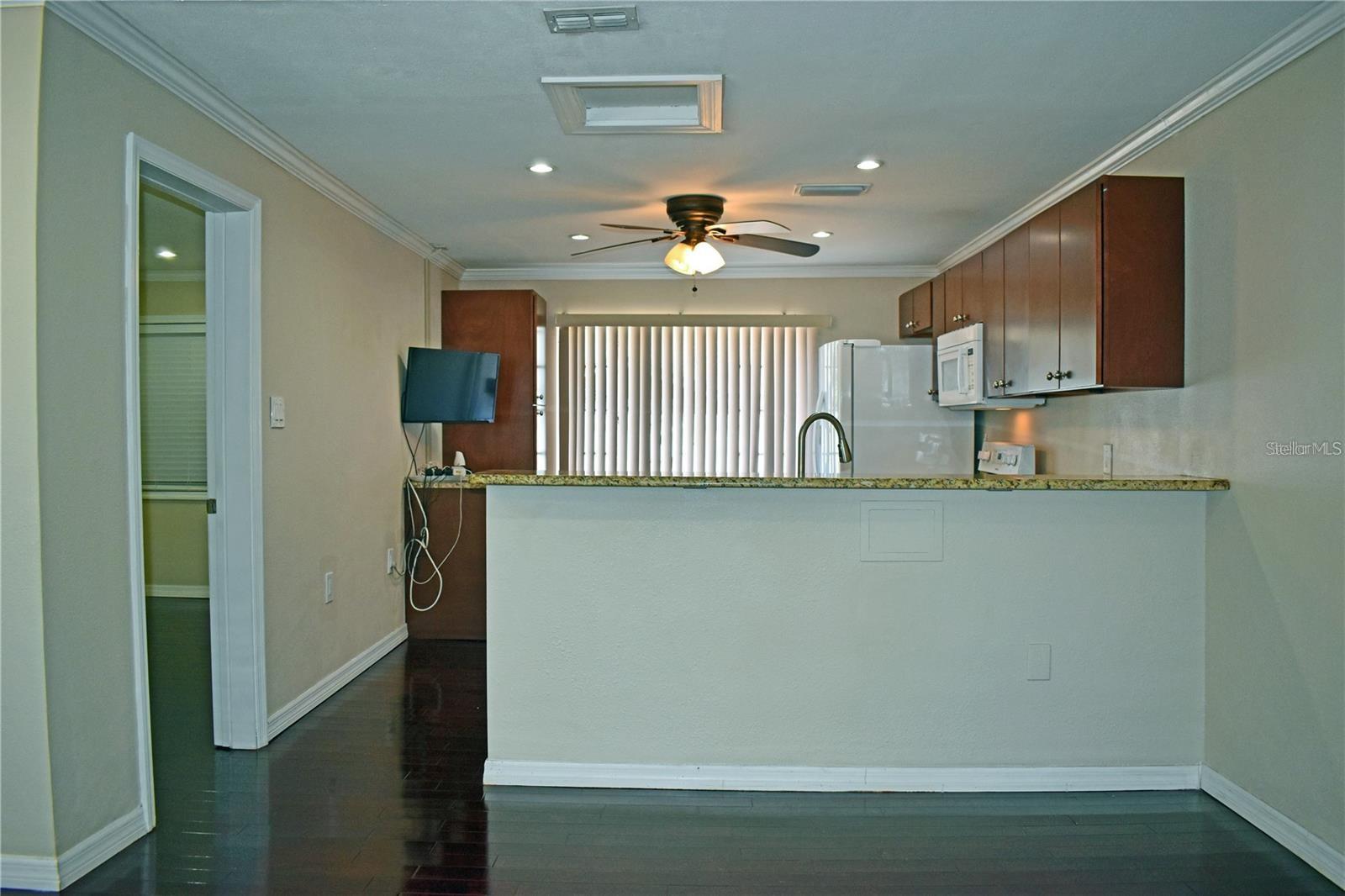 DREW PARK RE OF - Residential Lease