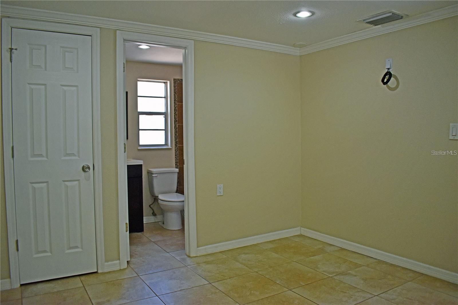 DREW PARK RE OF - Residential Lease