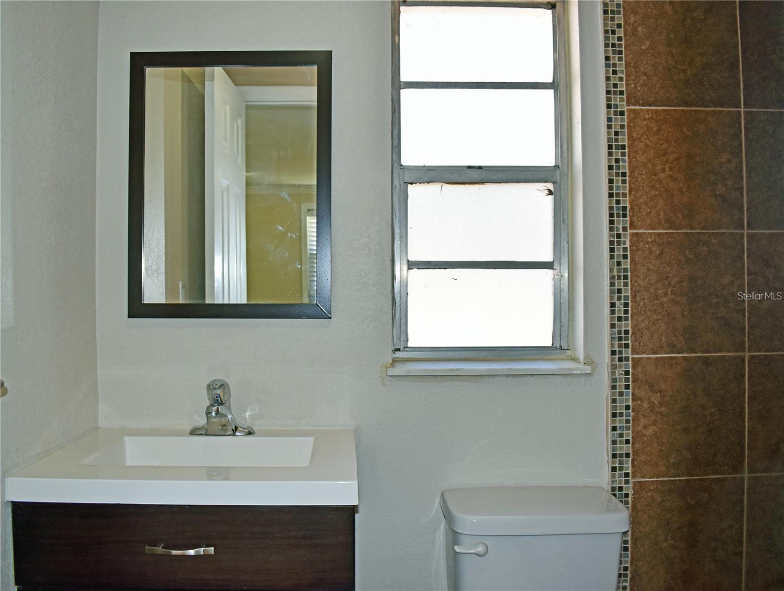 DREW PARK RE OF - Residential Lease