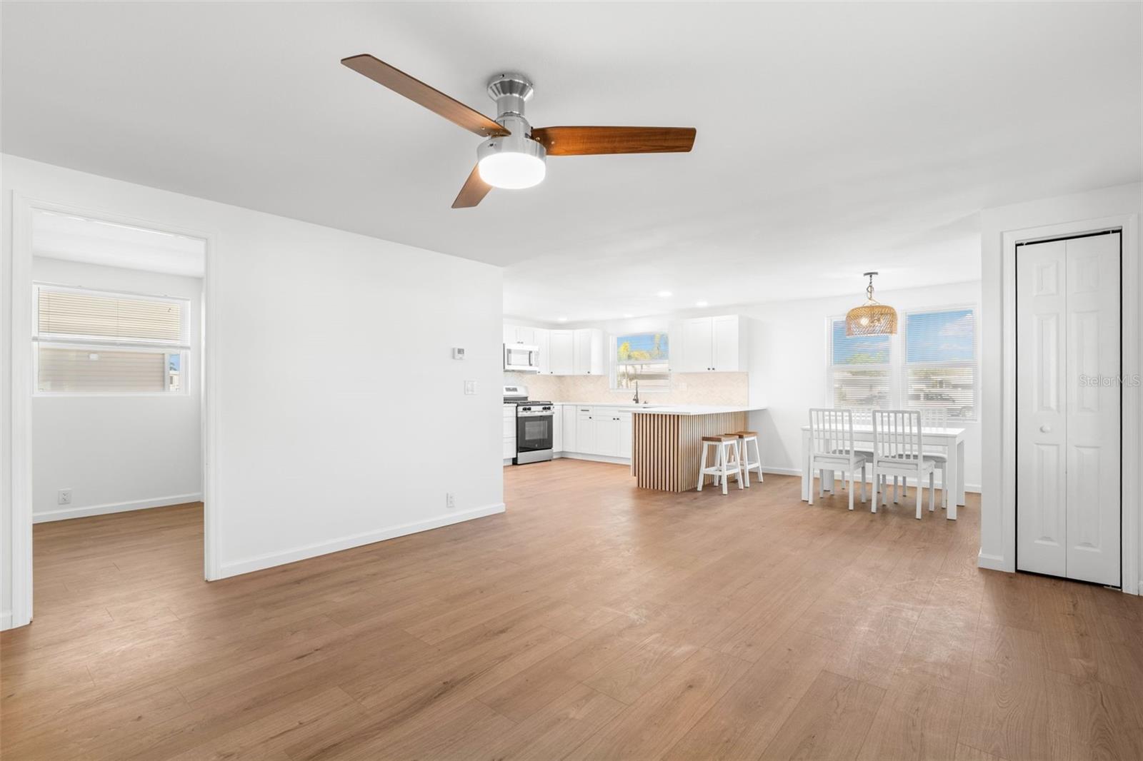 MOBEL AMERICANA MOBILE HOME PARK UNREC - Residential