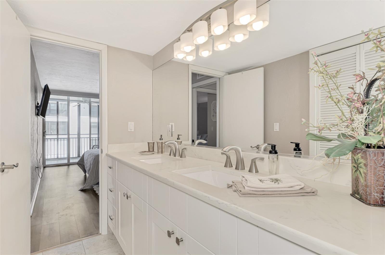 VALENCIA CONDO APTS - Residential