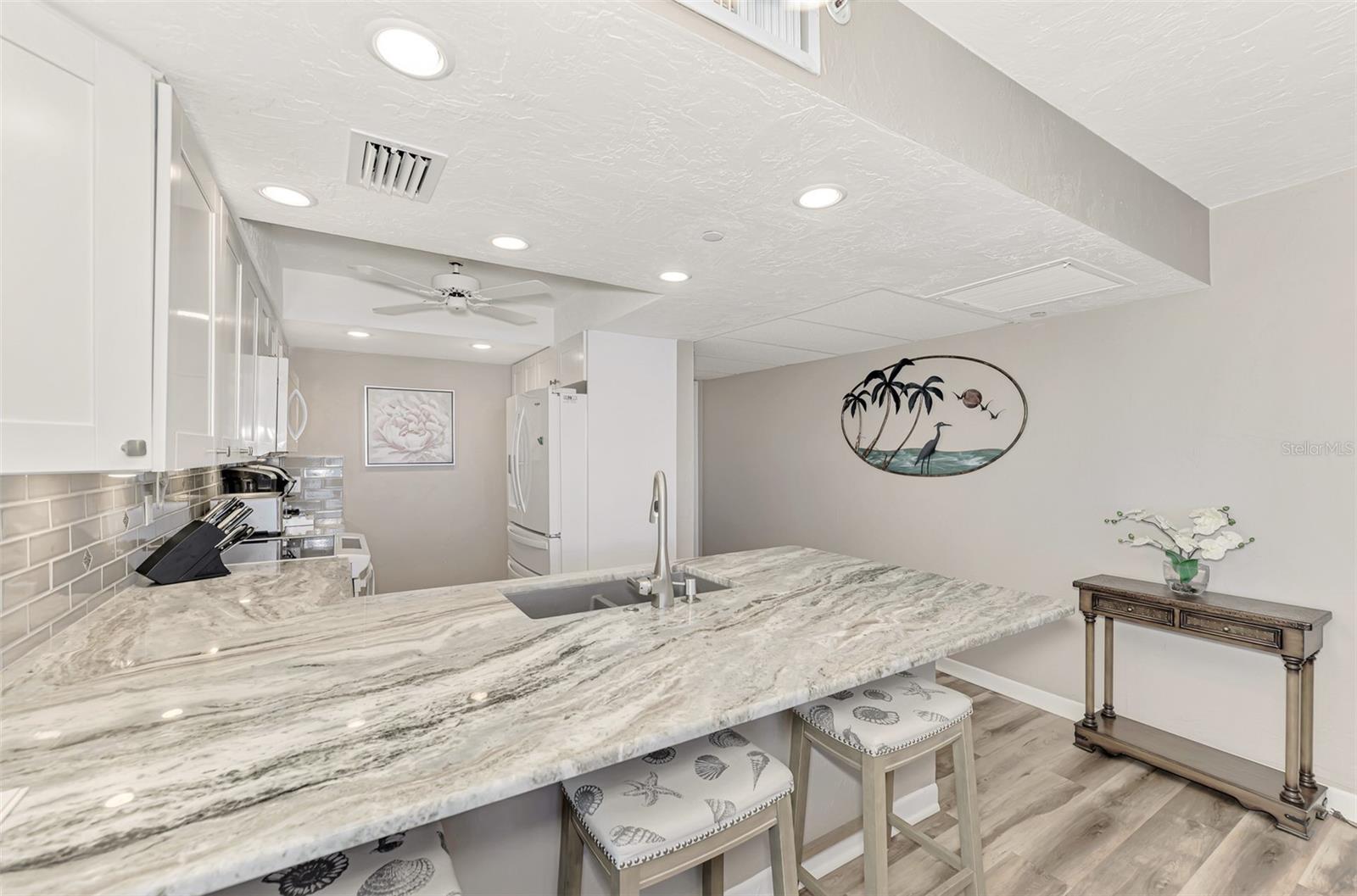 VALENCIA CONDO APTS - Residential