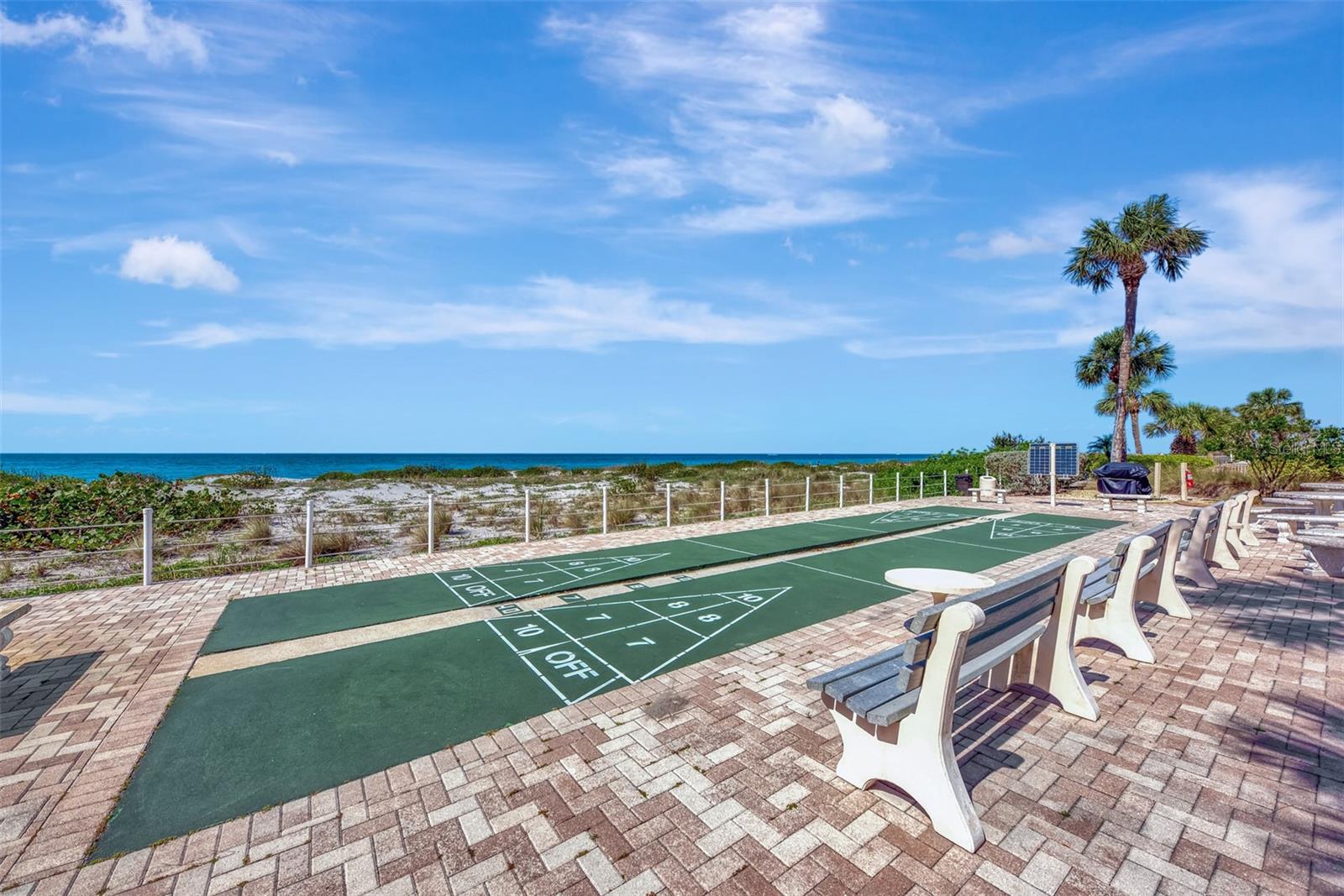 VALENCIA CONDO APTS - Residential