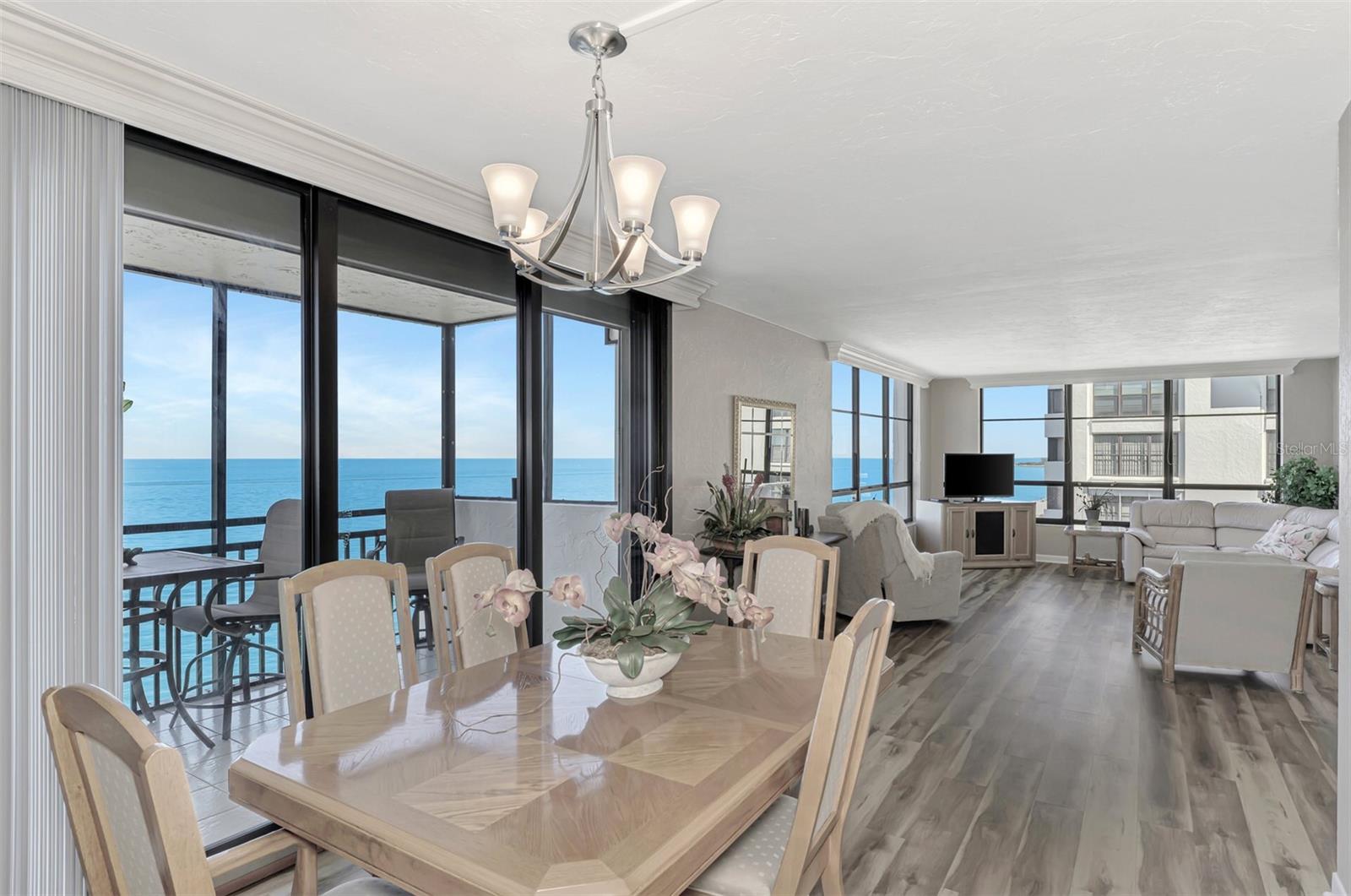 VALENCIA CONDO APTS - Residential