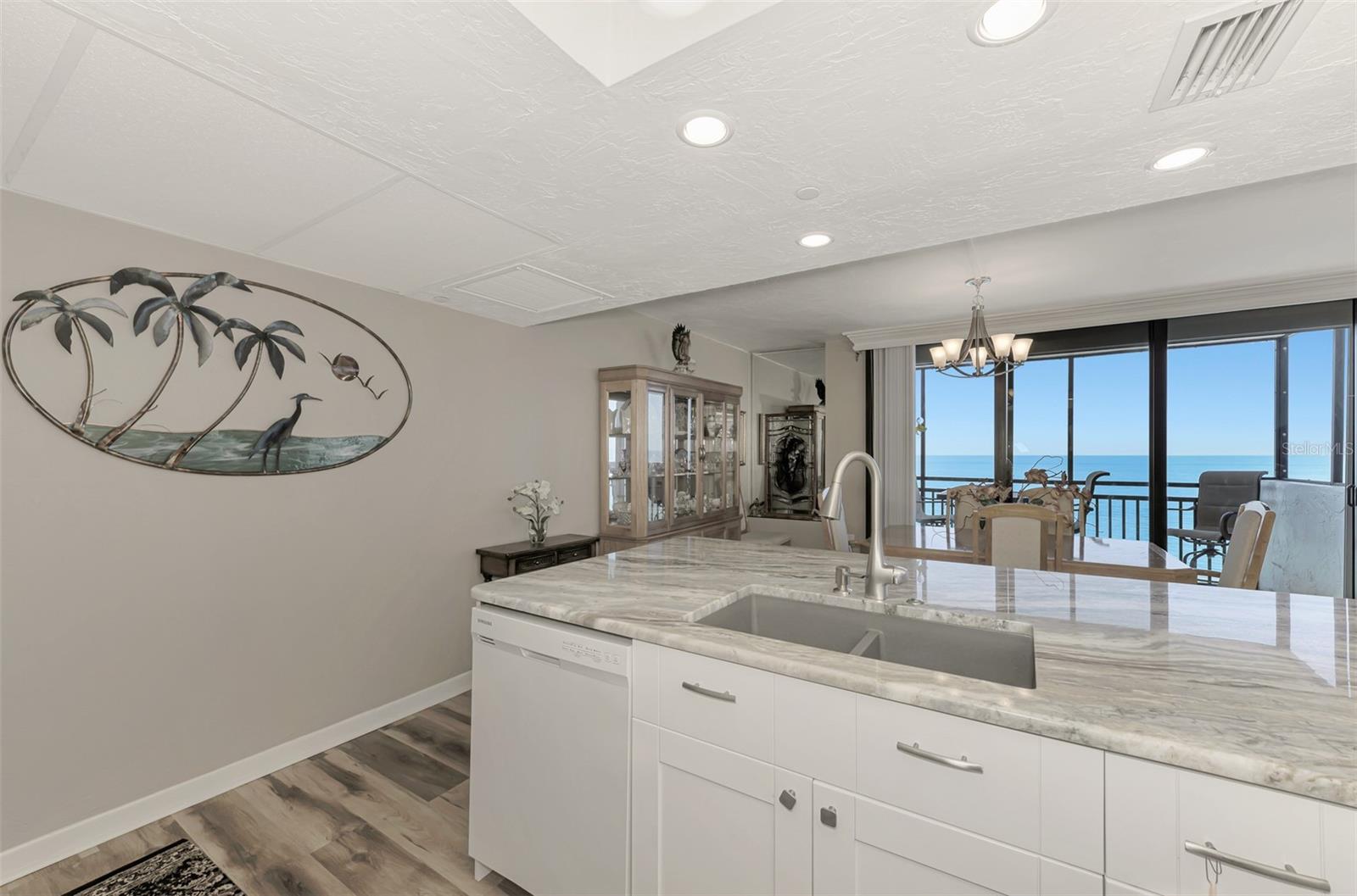 VALENCIA CONDO APTS - Residential