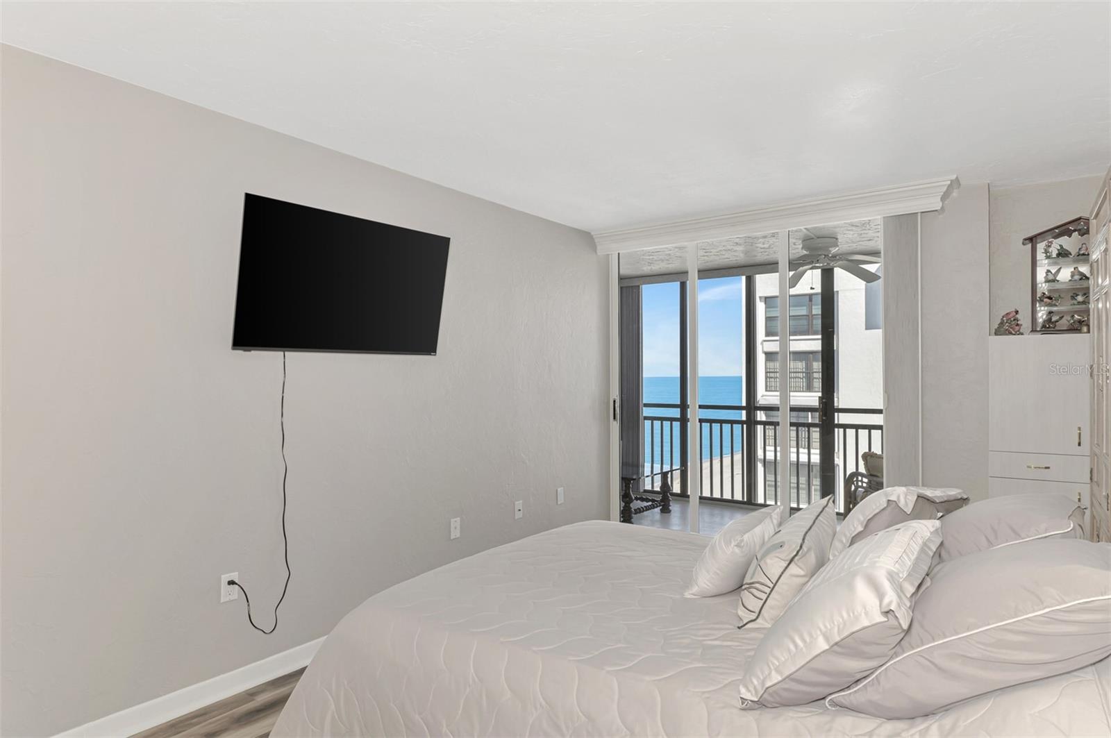 VALENCIA CONDO APTS - Residential