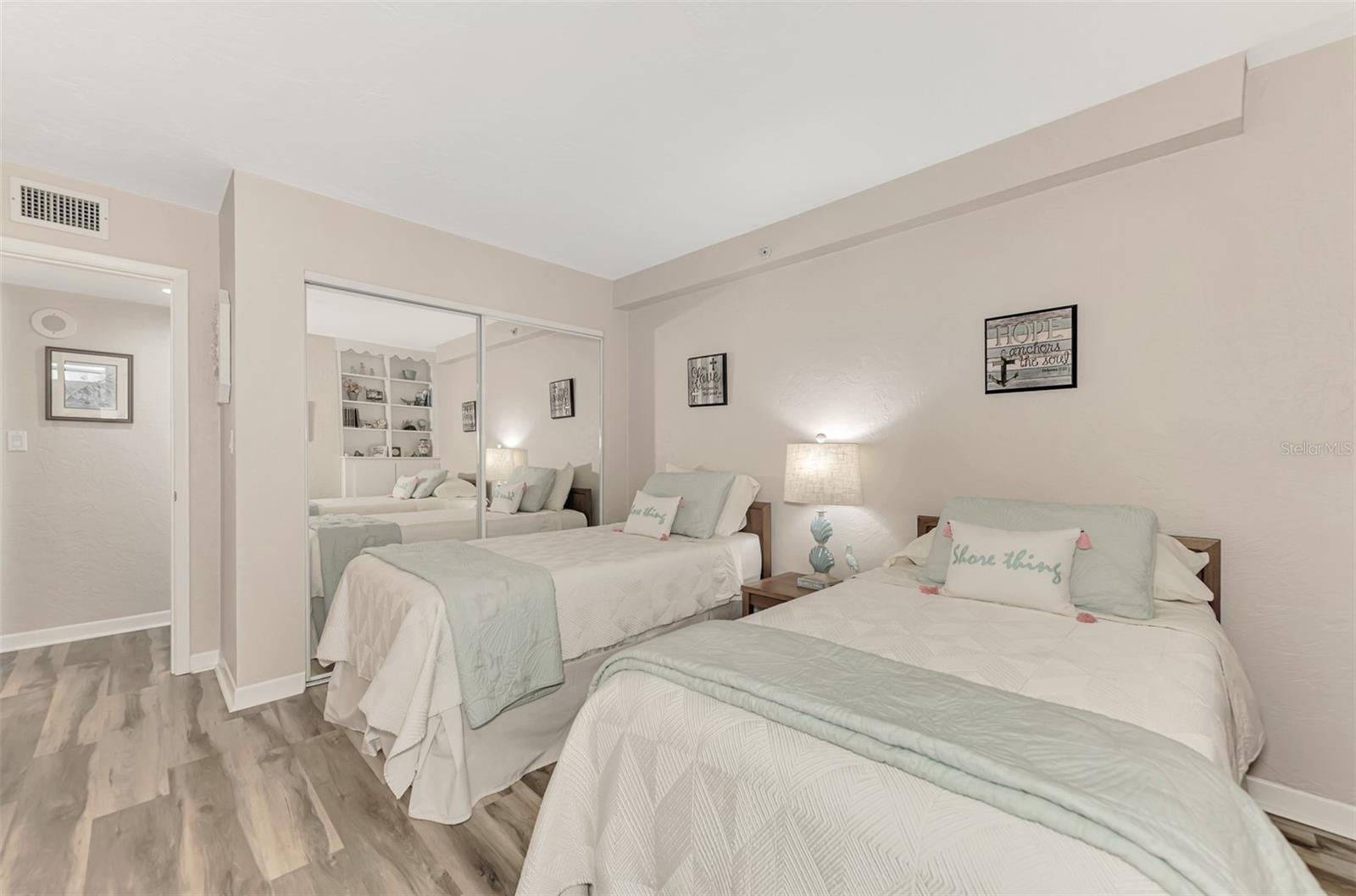 VALENCIA CONDO APTS - Residential