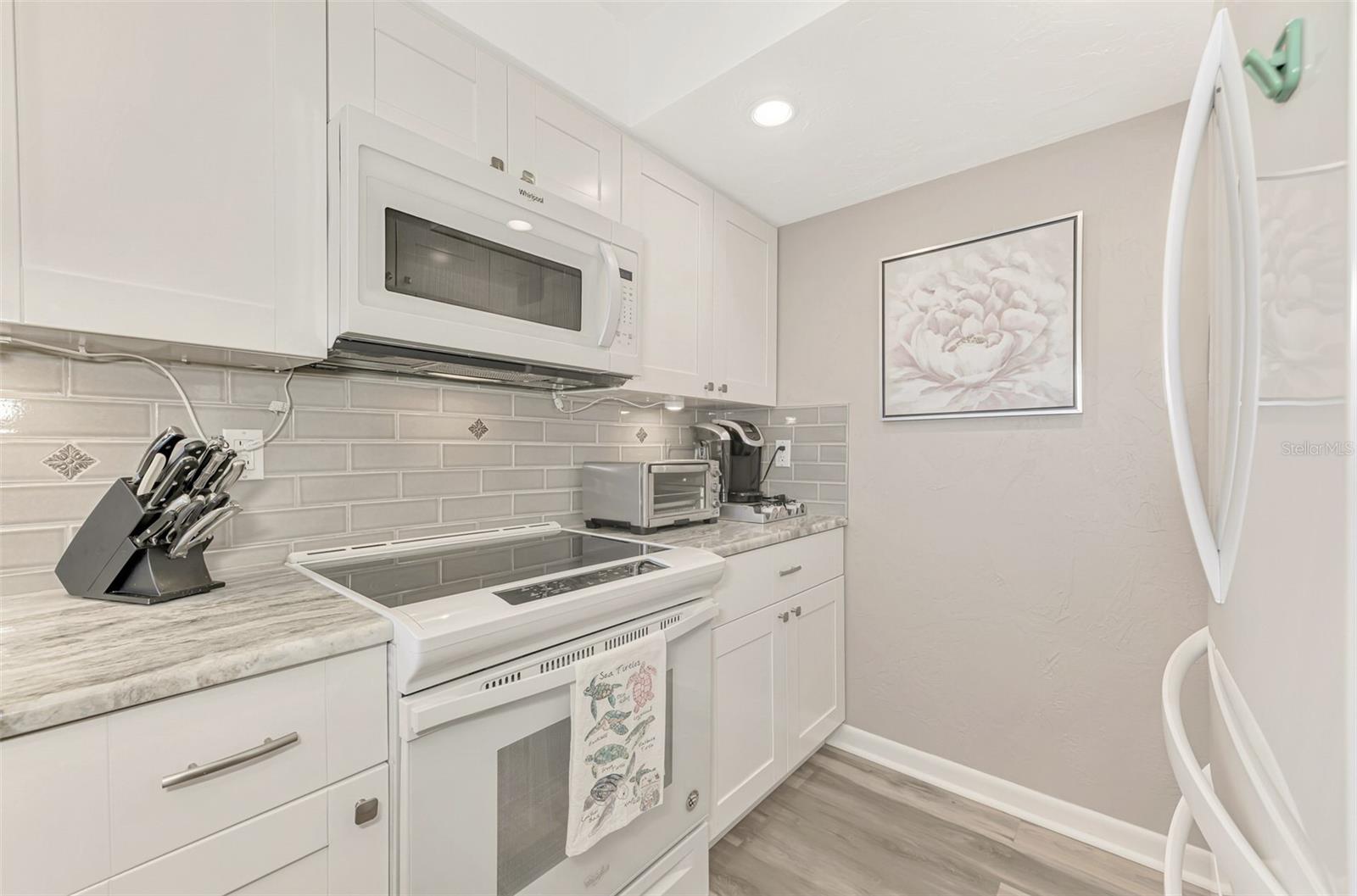 VALENCIA CONDO APTS - Residential