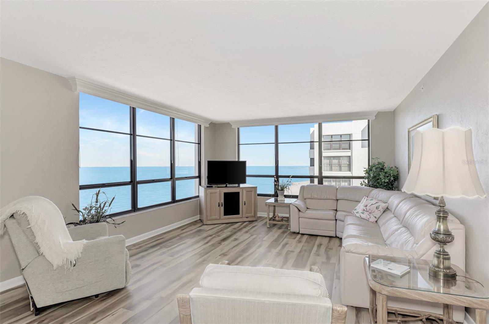 VALENCIA CONDO APTS - Residential