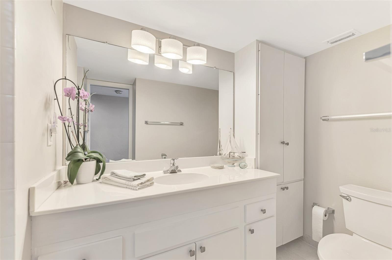 VALENCIA CONDO APTS - Residential