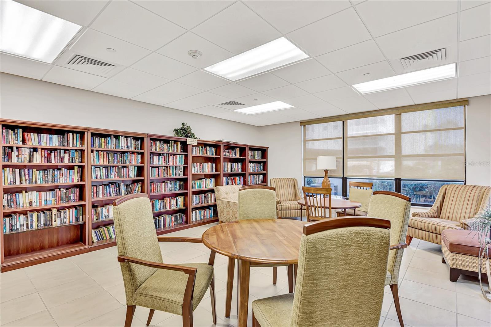 VALENCIA CONDO APTS - Residential