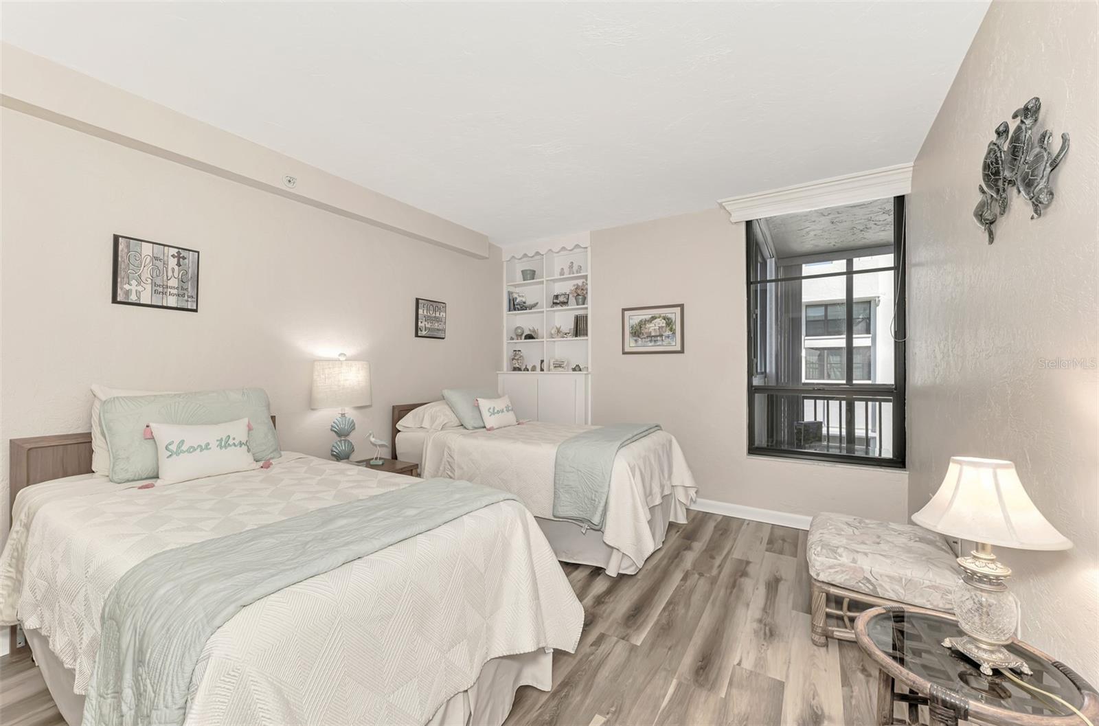 VALENCIA CONDO APTS - Residential