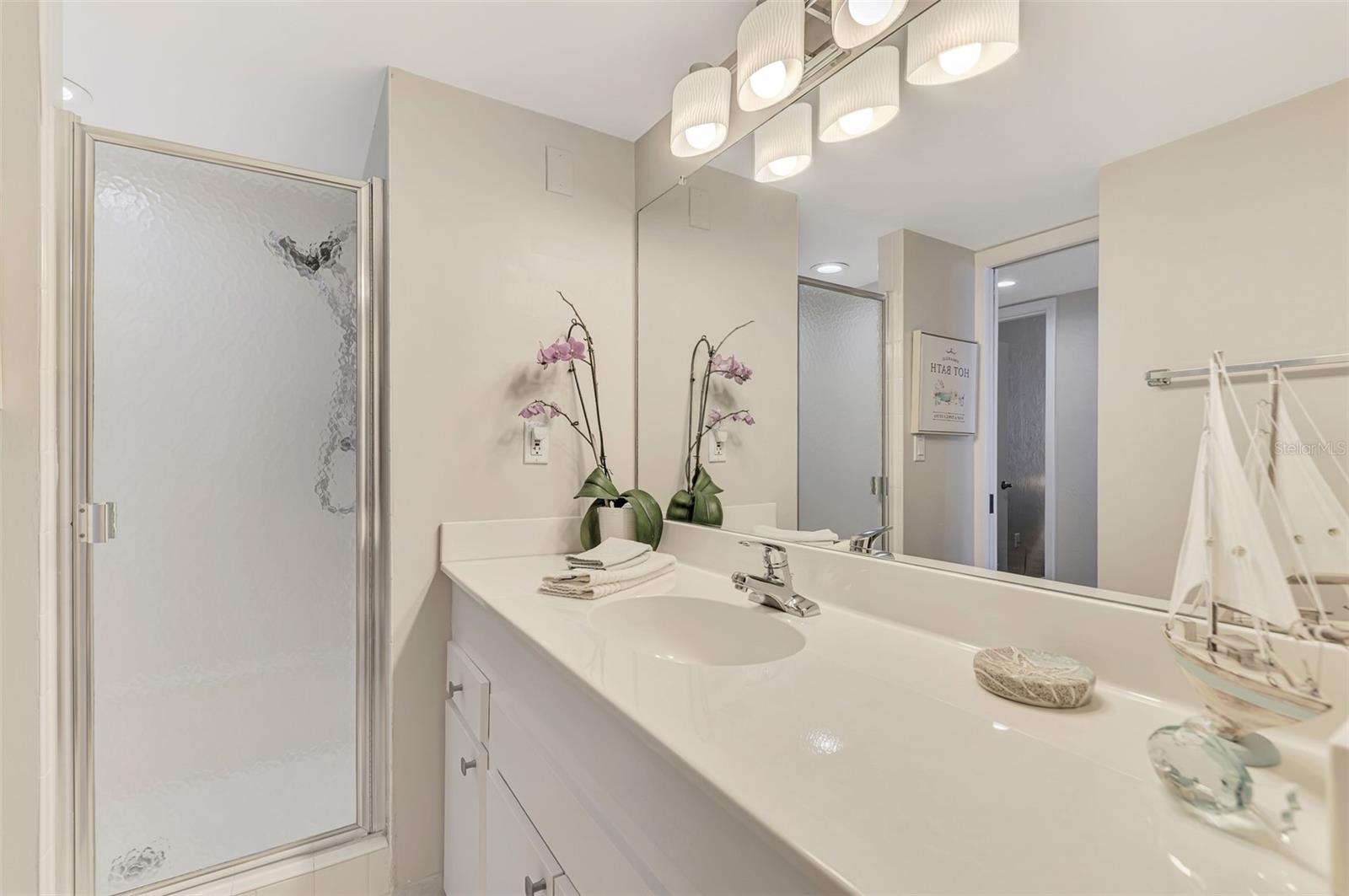 VALENCIA CONDO APTS - Residential