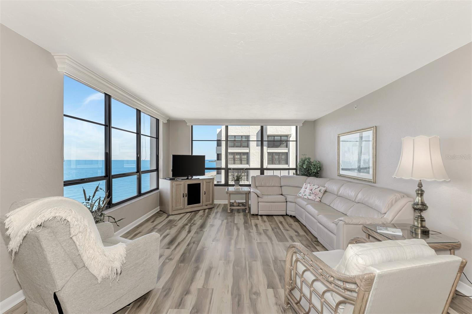 VALENCIA CONDO APTS - Residential