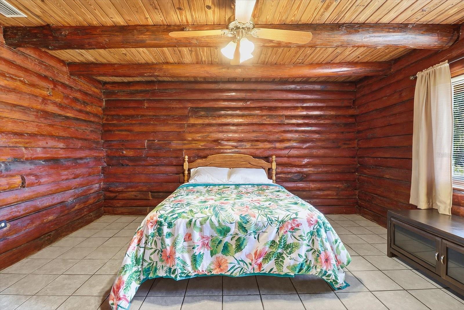 CRYSTAL PARADISE ESTATES UNIT 02 - Residential