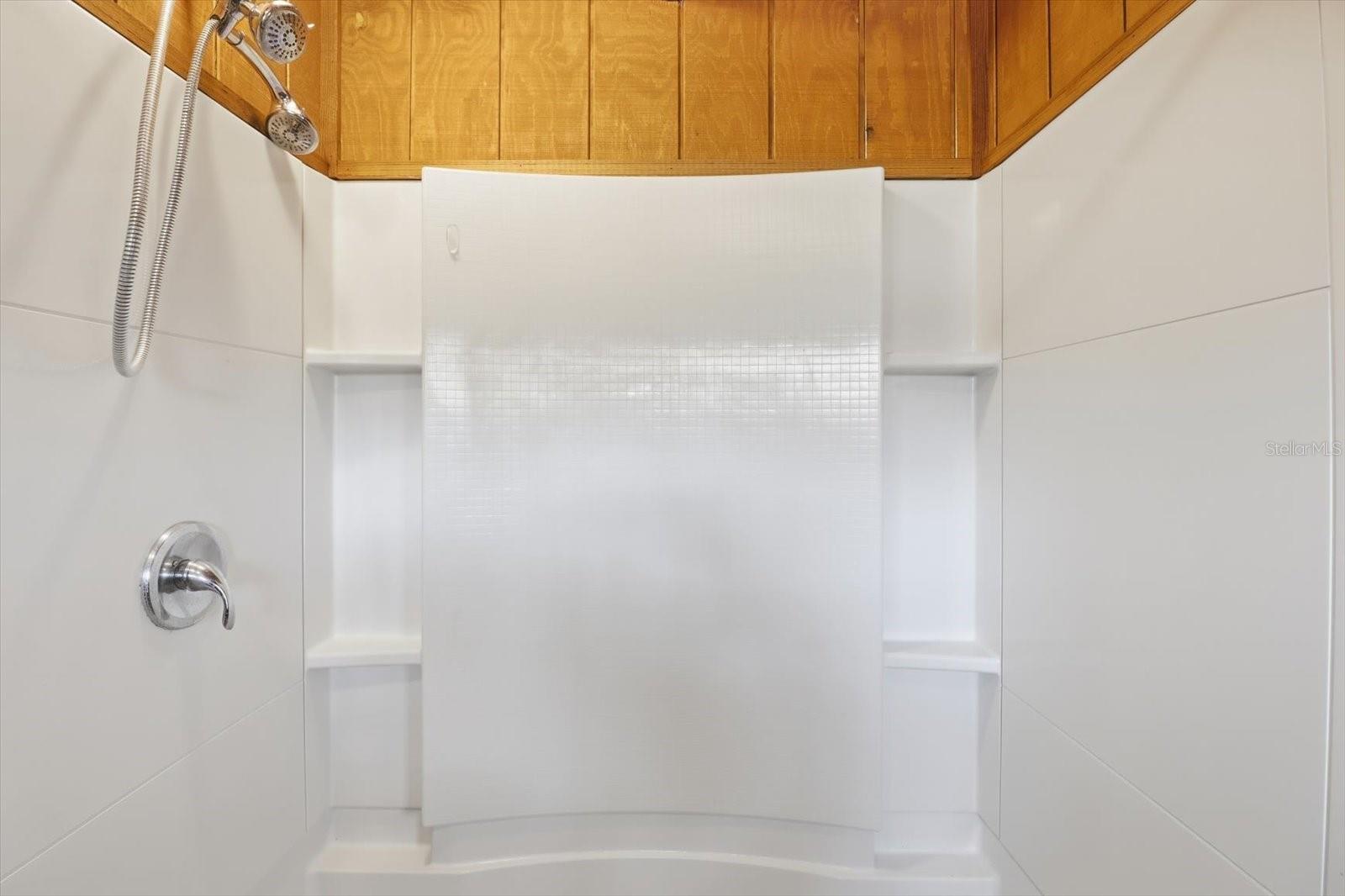 CRYSTAL PARADISE ESTATES UNIT 02 - Residential