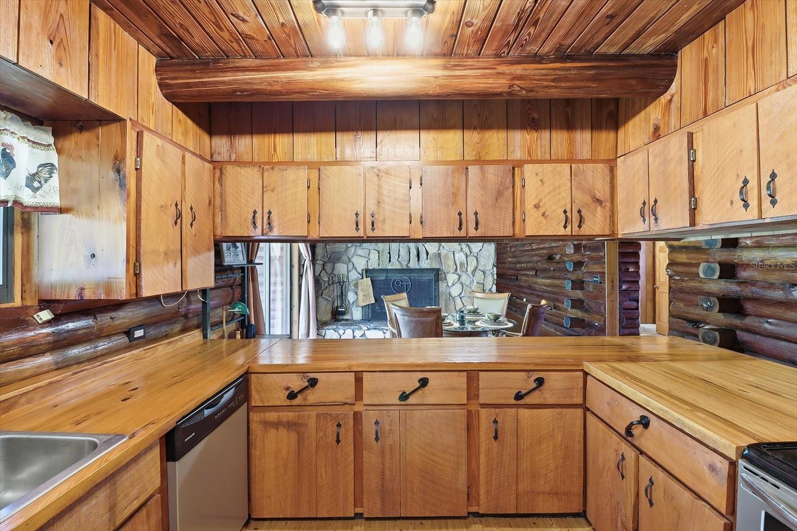 CRYSTAL PARADISE ESTATES UNIT 02 - Residential