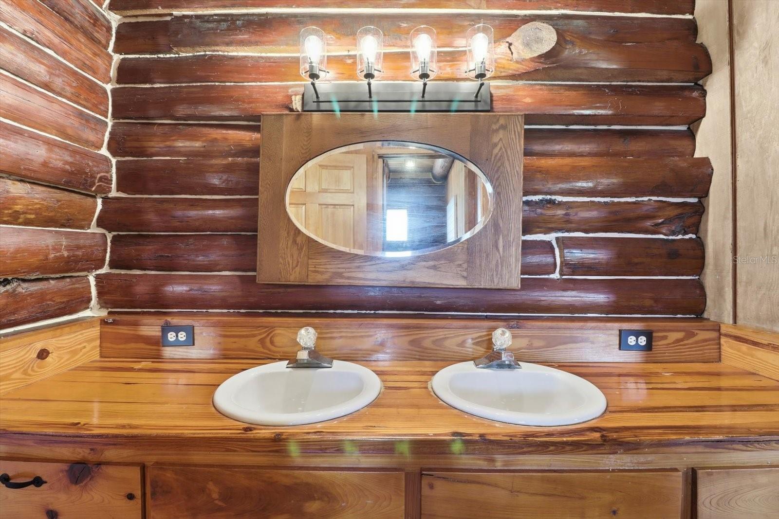 CRYSTAL PARADISE ESTATES UNIT 02 - Residential