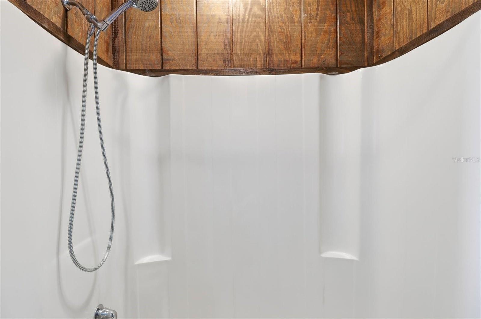 CRYSTAL PARADISE ESTATES UNIT 02 - Residential