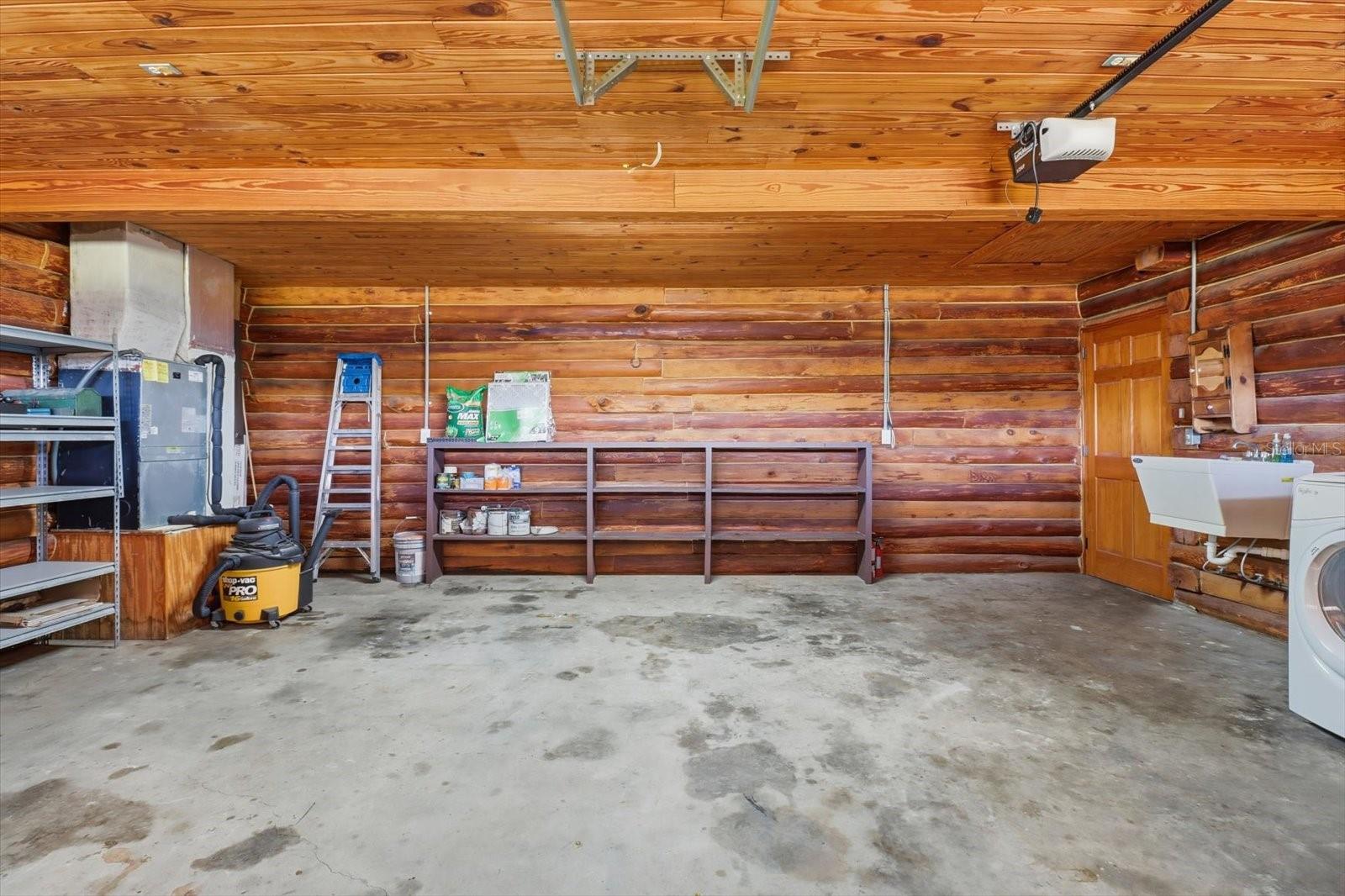 CRYSTAL PARADISE ESTATES UNIT 02 - Residential