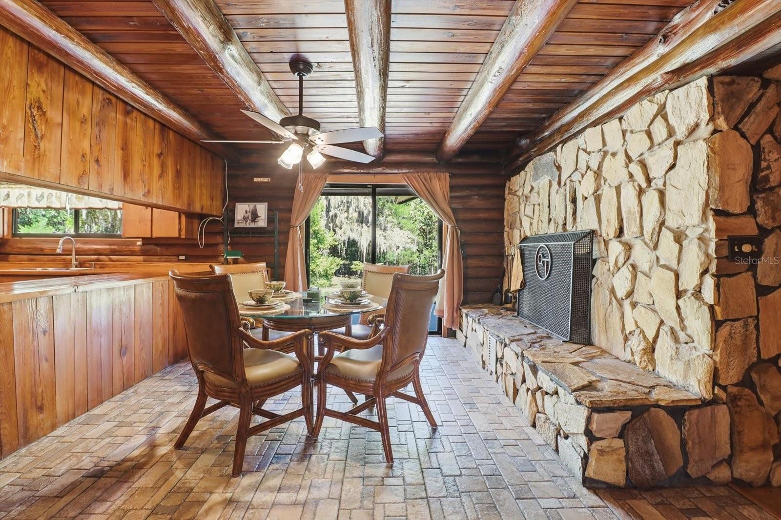 CRYSTAL PARADISE ESTATES UNIT 02 - Residential