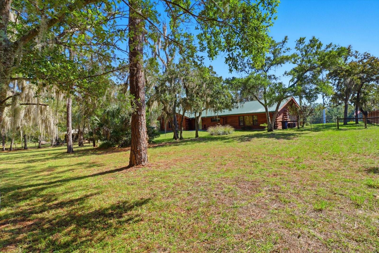 CRYSTAL PARADISE ESTATES UNIT 02 - Residential