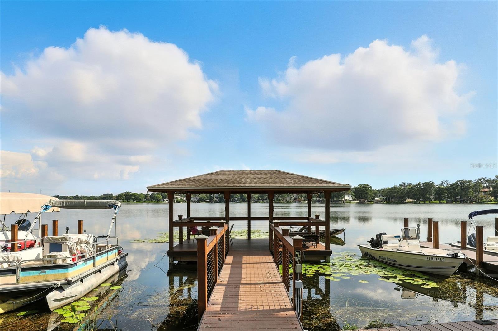 LAKESIDE MANOR APTS CONDO - Residential