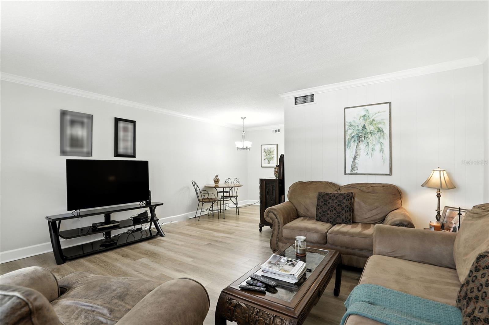 LAKESIDE MANOR APTS CONDO - Residential