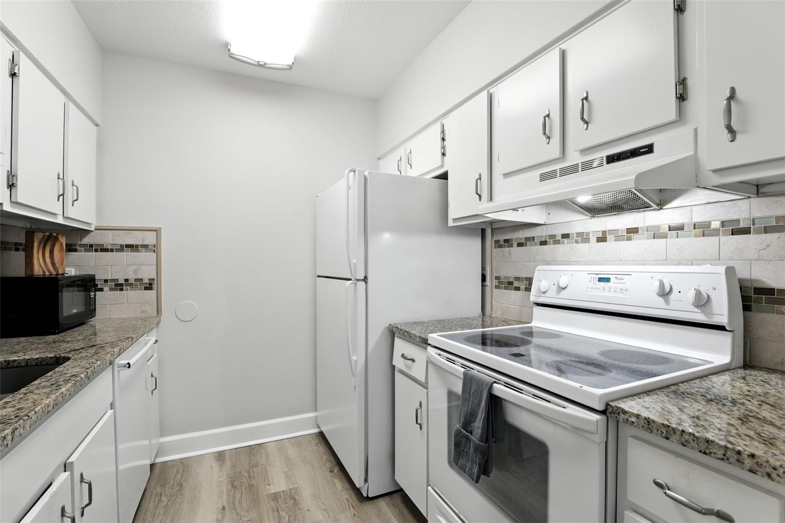 LAKESIDE MANOR APTS CONDO - Residential