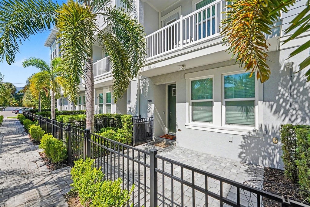 Photo of 206 S Tampania Avenue #3, Tampa, FL 33609 (MLS # TB8549354)
