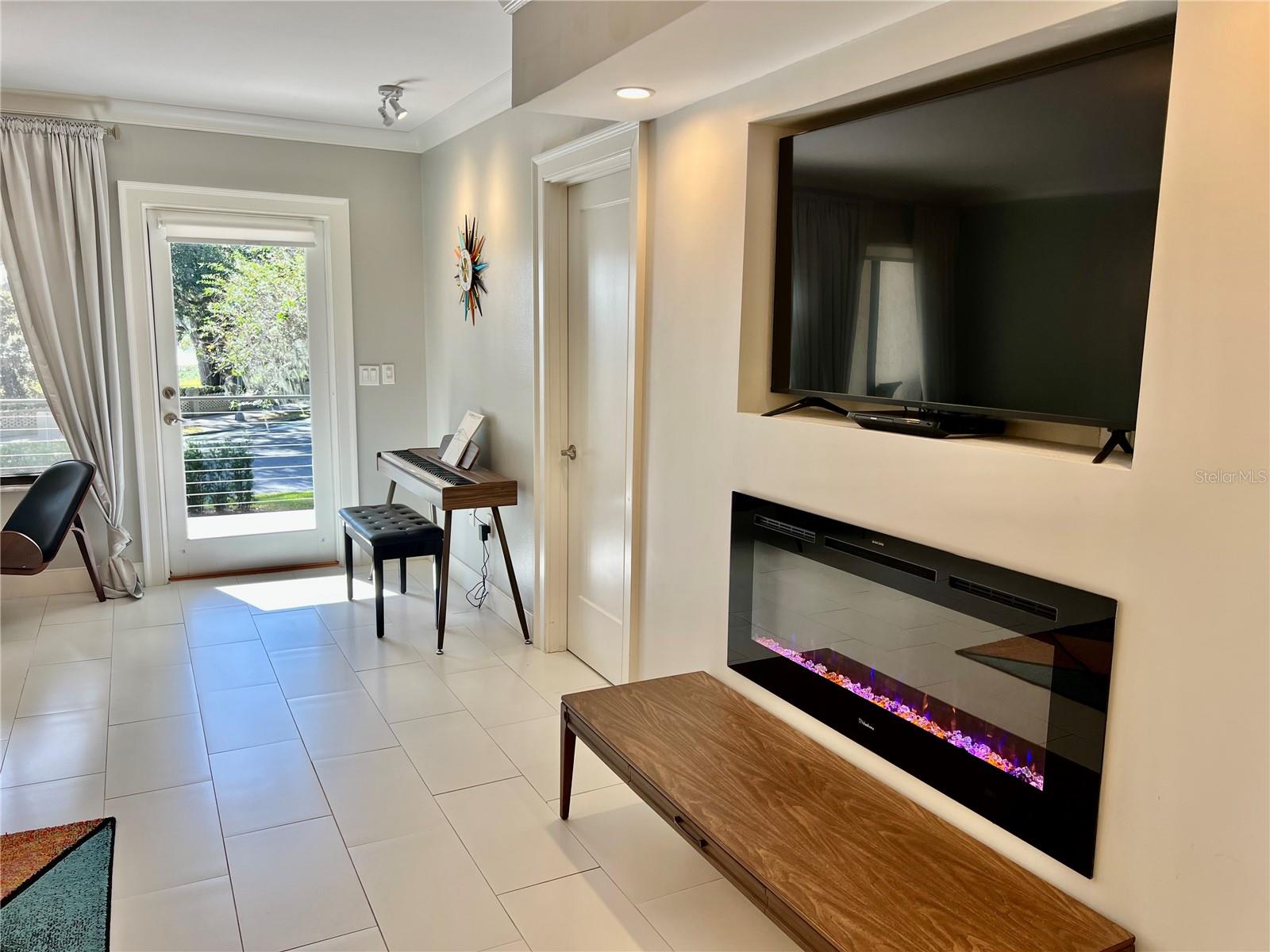 HOLLINGSWORTH PLACE A CONDO - Residential Lease