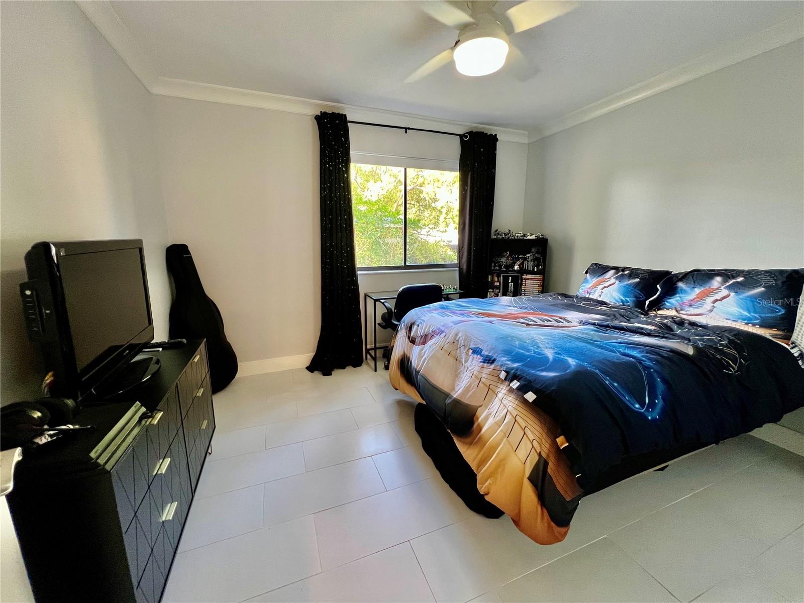 HOLLINGSWORTH PLACE A CONDO - Residential Lease