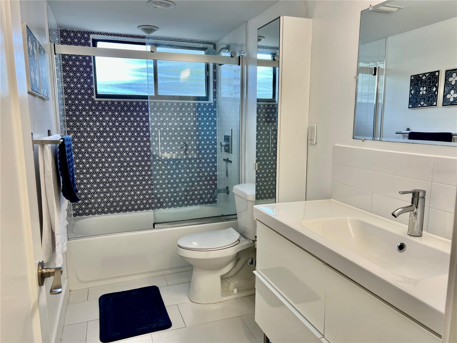 HOLLINGSWORTH PLACE A CONDO - Residential Lease