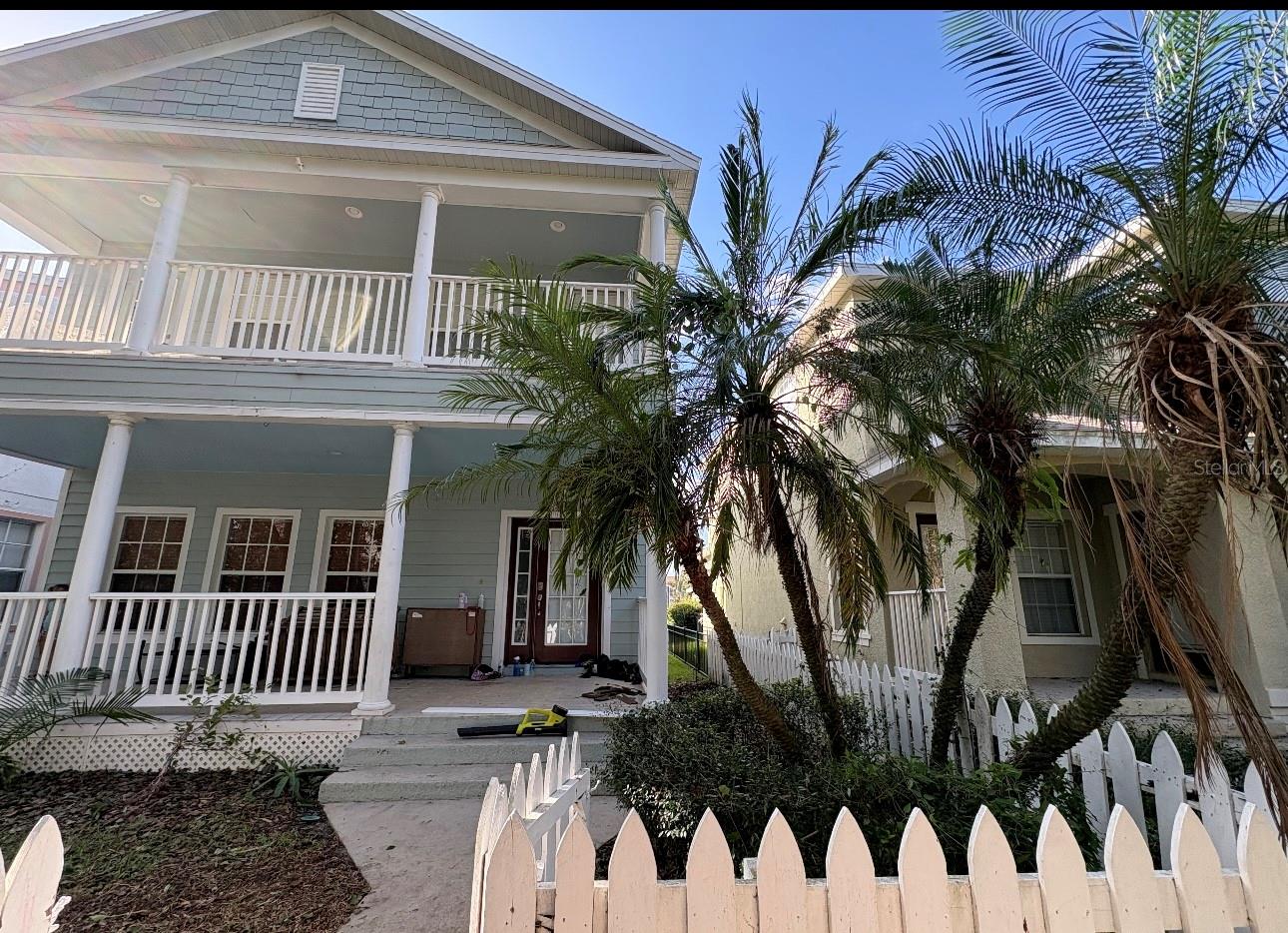 FISHHAWK RANCH TOWNCENTER PHAS - Residential Lease