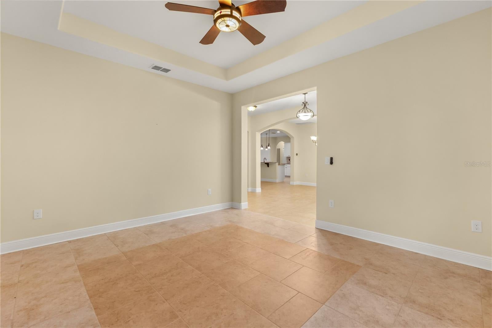 308 W VICTORIA TRAILS BOULEVARD