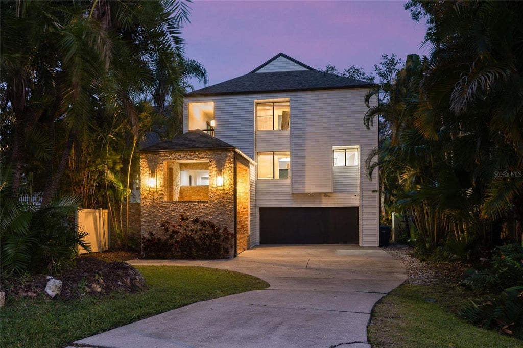 Photo of 4035 N River View Avenue, Tampa, FL 33607 (MLS # TB8554195)
