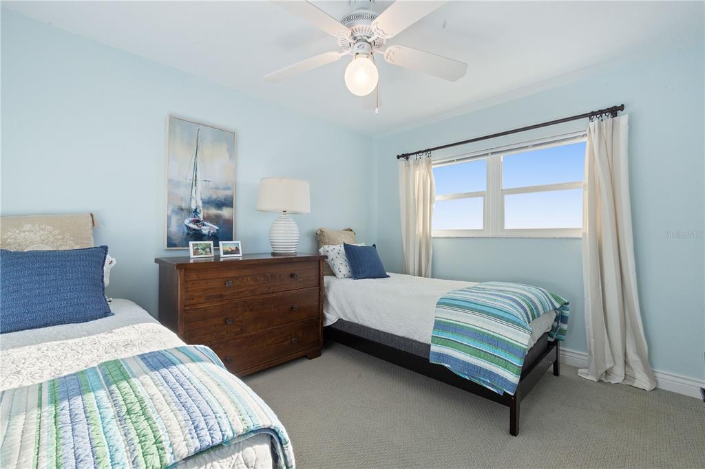 POINTE ON MIDNIGHT PASS - Residential