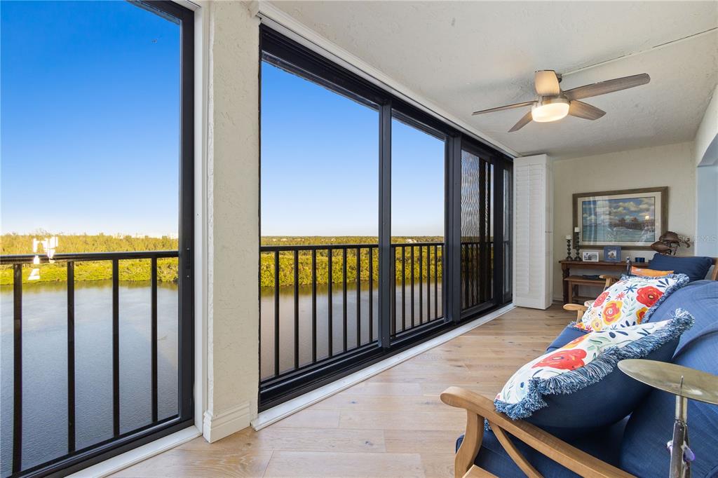 POINTE ON MIDNIGHT PASS - Residential