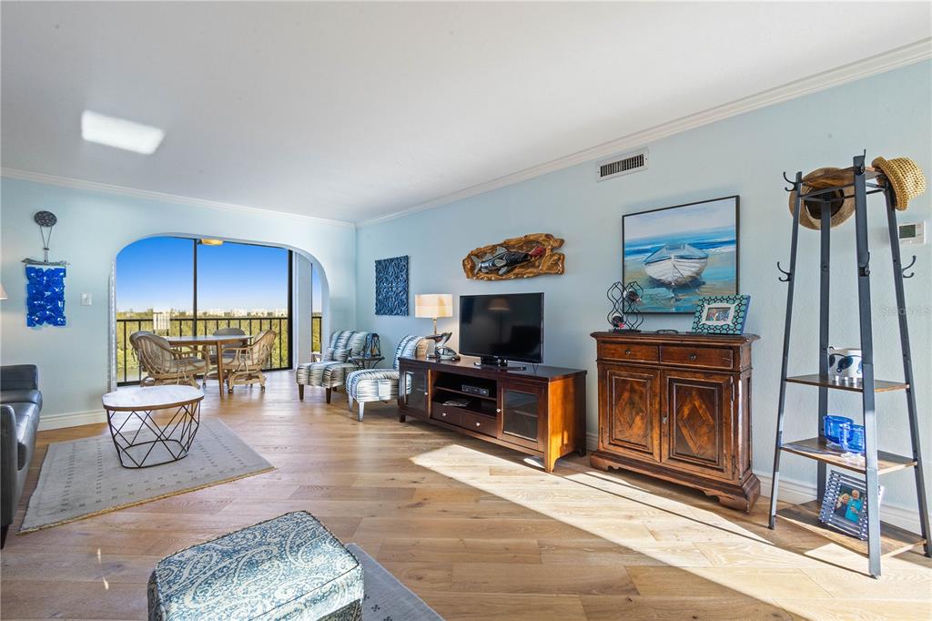 POINTE ON MIDNIGHT PASS - Residential