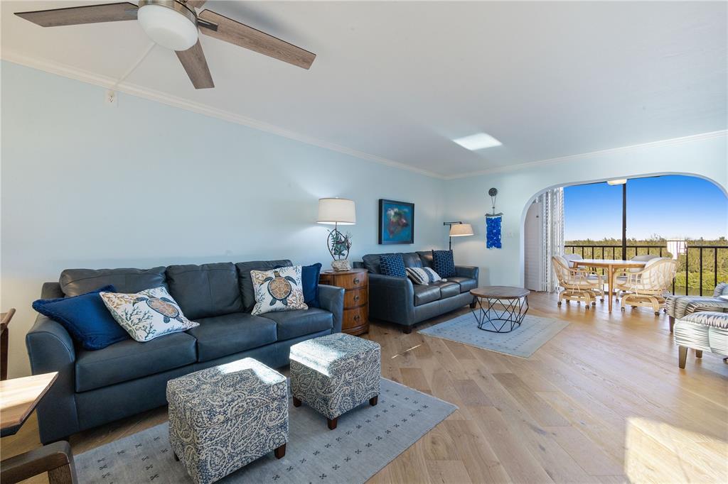 POINTE ON MIDNIGHT PASS - Residential